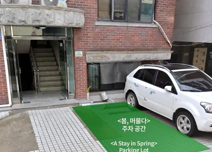 A In Spring Apartment *